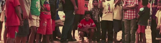 Niños jugando con el Drone