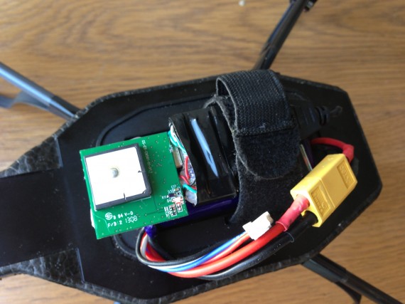GPS conectado al HUB y pendrive de 8Gb